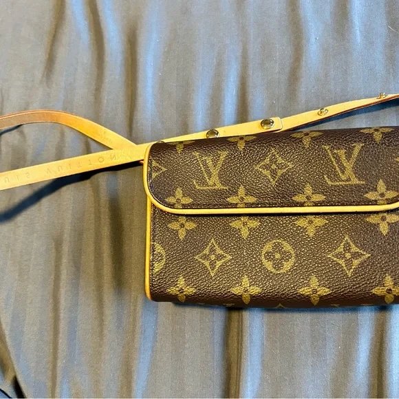 SOLD LOUIS VUITTON Monogram Pochette Florentine S - Picture 9 of 11